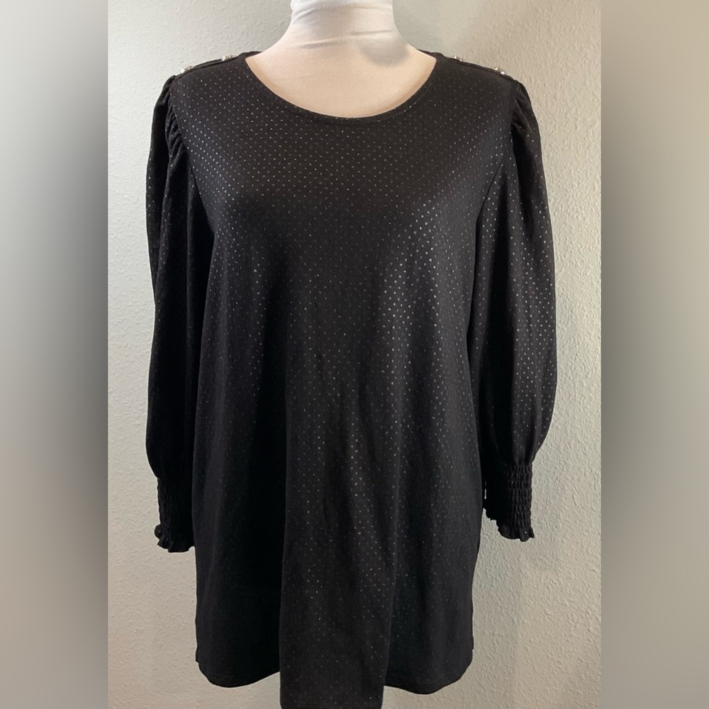 Retrology’s Black Knit Blouse